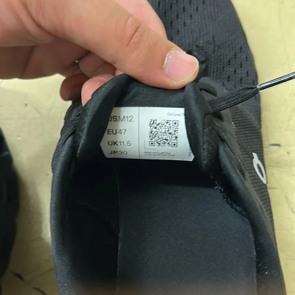 On Cloud X4, like new condition, no box or tags - Picture 6 of 6